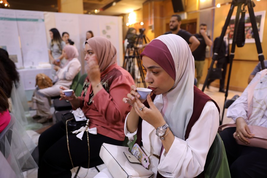 Budaya teh dan dupa China pikat warga Mesir-Image-2