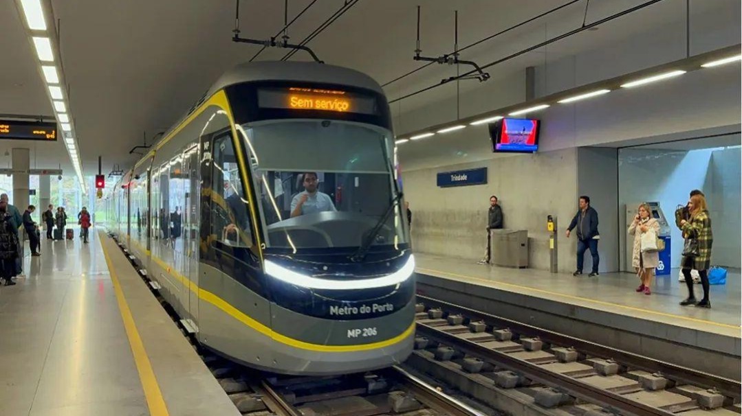Kereta Metro Buatan China Diuji Coba di Portugal-Image-1