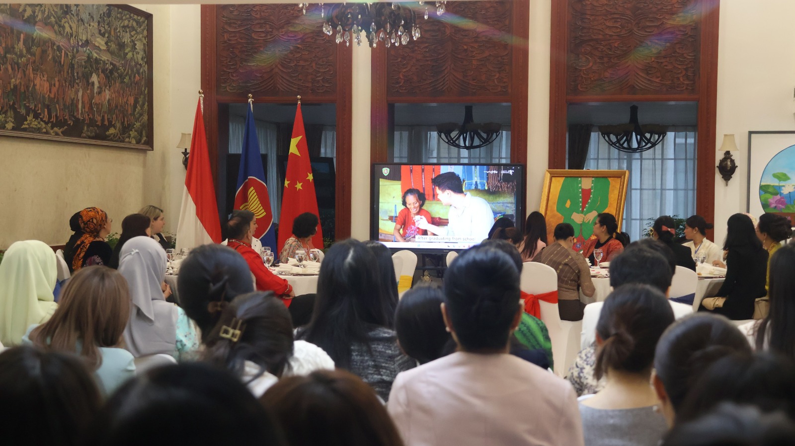 KBRI Beijing Pamerkan Tenun Tanimbar di ASEAN Ladies Circle-Image-4