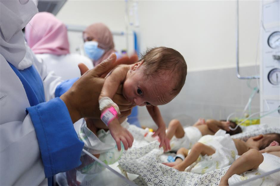 31 Bayi Dievakuasi dari RS Al-Shifa di Gaza-Image-1