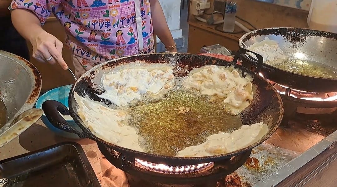 Cempedak Goreng Spesial Cik Lina di Glodok, Mak Nyus...-Image-2