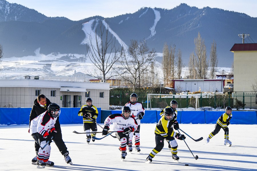 Main Ski, Ekstrakurikuler Pelajar SD di Mudanjiang-Image-1
