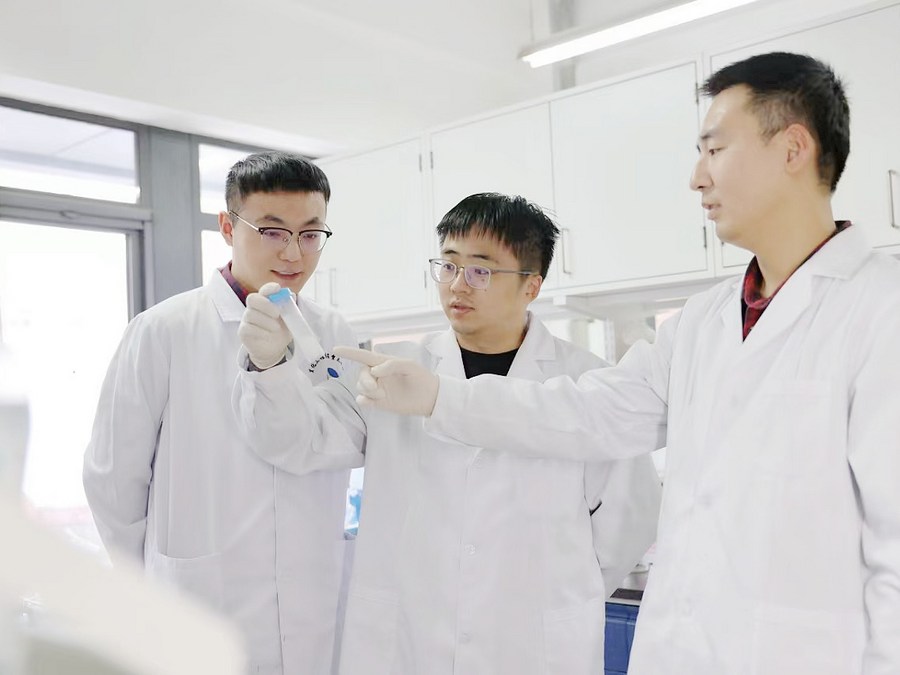 Peneliti China Bikin Vaksin Hirup untuk Sakit Napas-Image-1