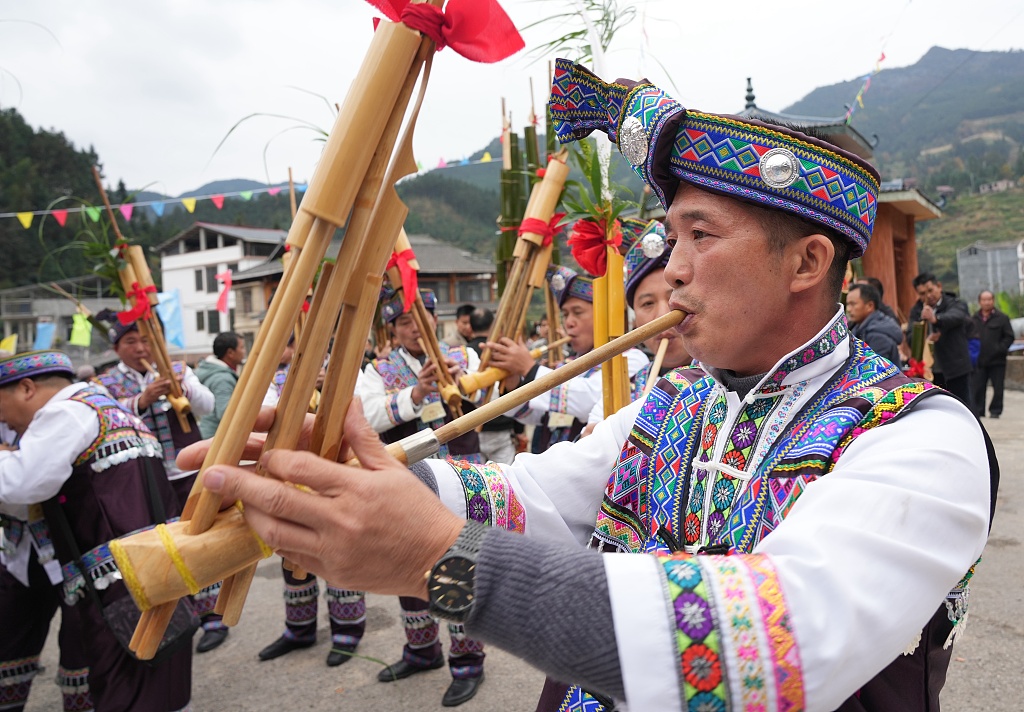 Suku Miao Rayakan Tahun Baru-Image-4
