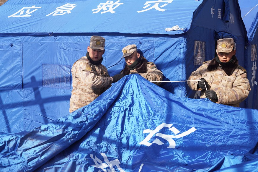 Upaya bantuan dengan kekuatan penuh di Gansu yang dilanda gempa di Tiongkok-Image-1