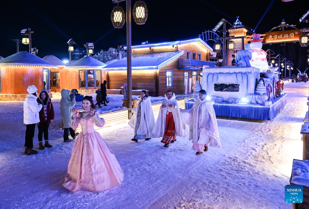 Destinasi Wisata di Xinjiang Ini Cocok untuk Jalan-jalan Malam-Image-3