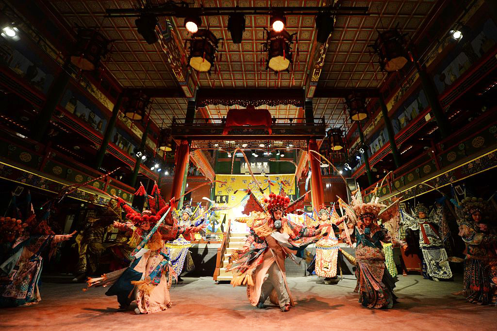 Teater Opera Peking Dibuka Kembali Setelah Renovasi-Image-2