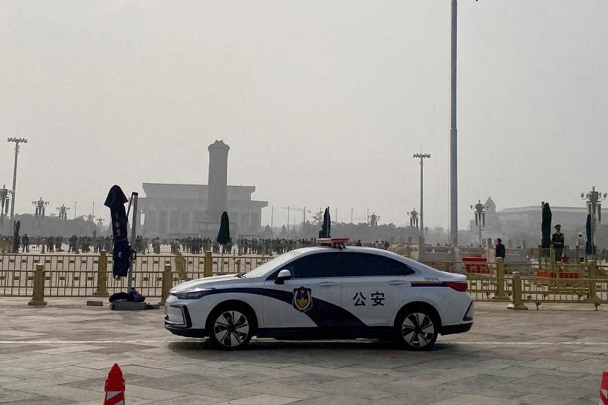 Mobil Patroli Polisi Tanpa Sopir Diuji di Jalanan Beijing-Image-1