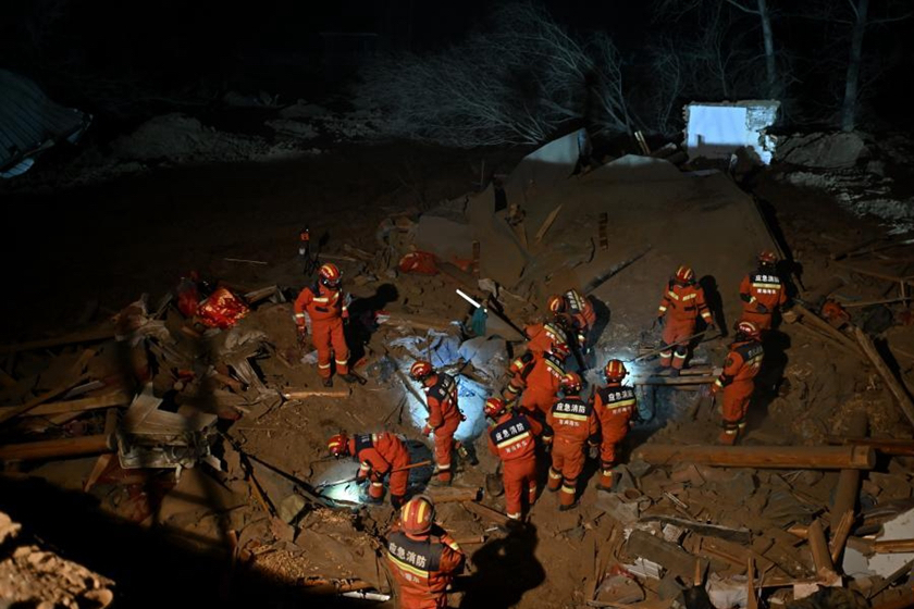 Otoritas China Cepat Bantu Korban Gempa Xinjiang-Image-1