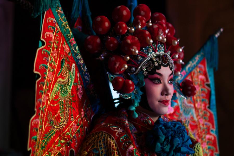 Para seniman opera muda tampil memukau dalam gala kelulusan di Wuhan, China-Image-1