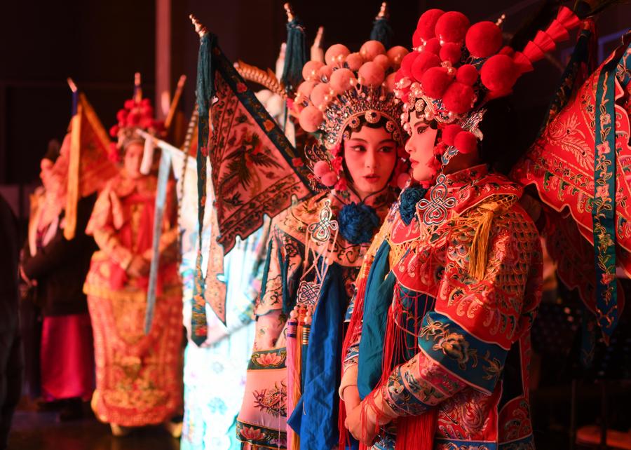 Para seniman opera muda tampil memukau dalam gala kelulusan di Wuhan, China-Image-9