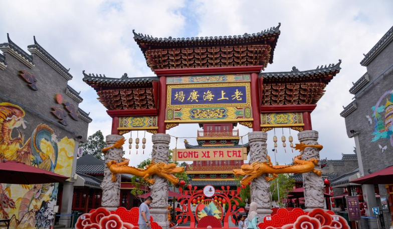 Dekorasi Festival Musim Semi Terlihat di Chinatown Indonesia-Image-1