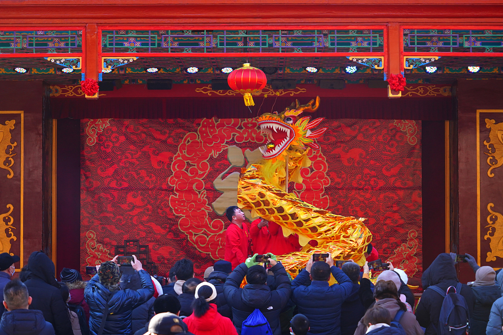 Pameran Kuil Tradisional pada Festival Musim Semi di Beijing-Image-1