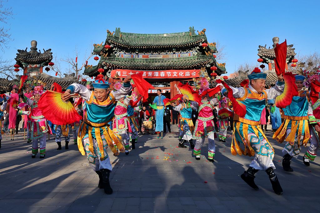Pameran Kuil Tradisional pada Festival Musim Semi di Beijing-Image-2