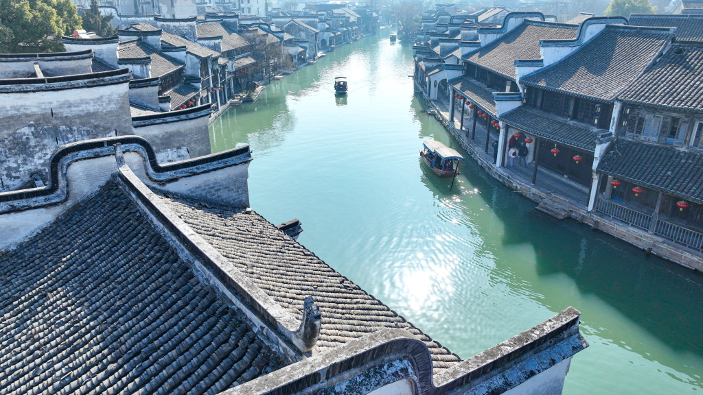 Tur Perahu Tawarkan Pemandangan Kota Huzhou yang Indah-Image-2