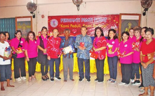 Asosiasi Wanita India-Tionghoa Berbagi Kasih Sayang-Image-1