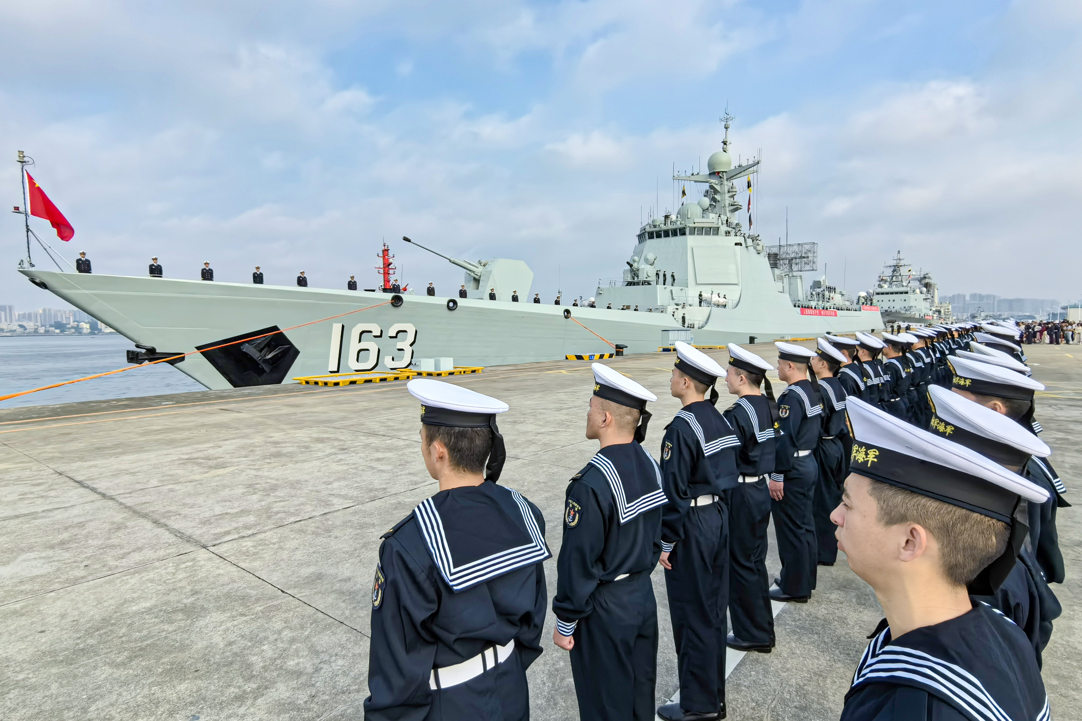 CHINA-GUANGDONG-ZHANJIANG-ANGKATAN LAUT TENTARA PEMBEBASAN RAKYAT-ARMADA-MISI PENGAWALAN-1-Image-1
