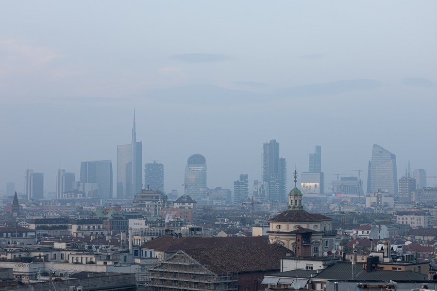 Italia utara berlakukan pembatasan untuk redam peningkatan polusi udara-Image-1