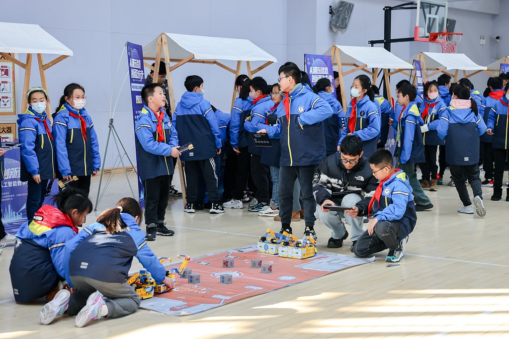 China Rilis Daftar 184 Basis Pendidikan AI di Sekolah-Image-1