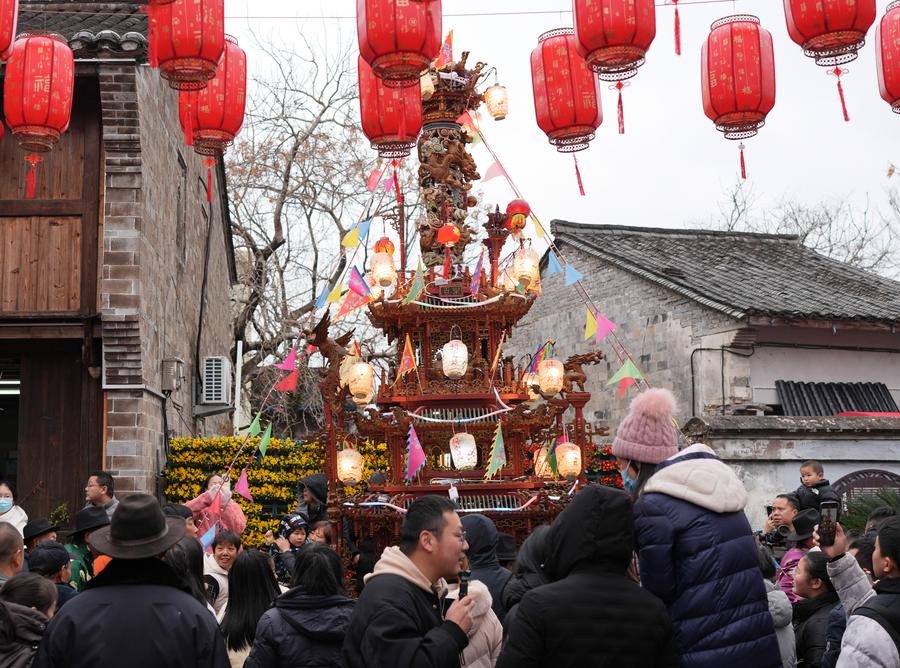 Parade Festival Lentera di Kota Zhejiang-Image-6