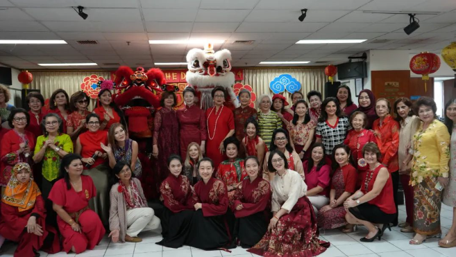 Kelompok Wanita KBRI Indonesia Berpartisipasi di Perayaan Tahun Baru Imlek 2024-Image-1