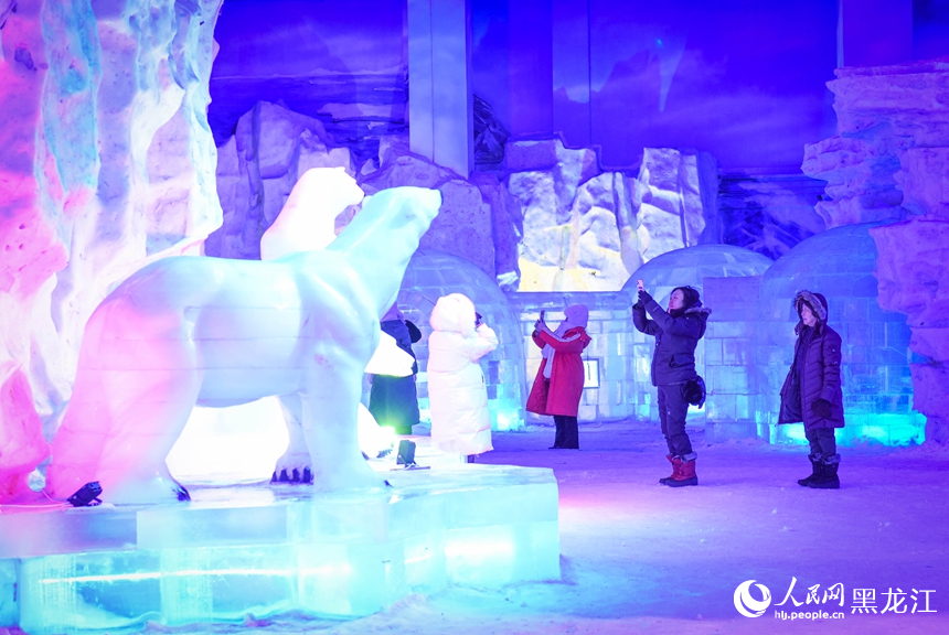 Galeri Seni Es dan Salju Memikat Wisatawan di Harbin-Image-7
