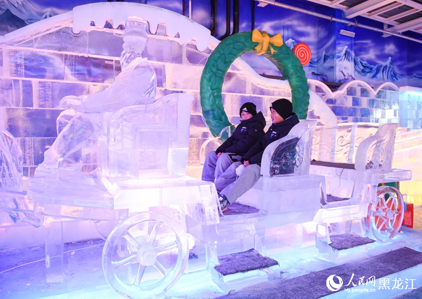 Galeri Seni Es dan Salju Memikat Wisatawan di Harbin-Image-3