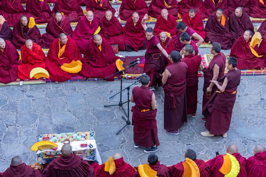12 biksu terima gelar setara doktor dalam Buddhisme Tibet-Image-6