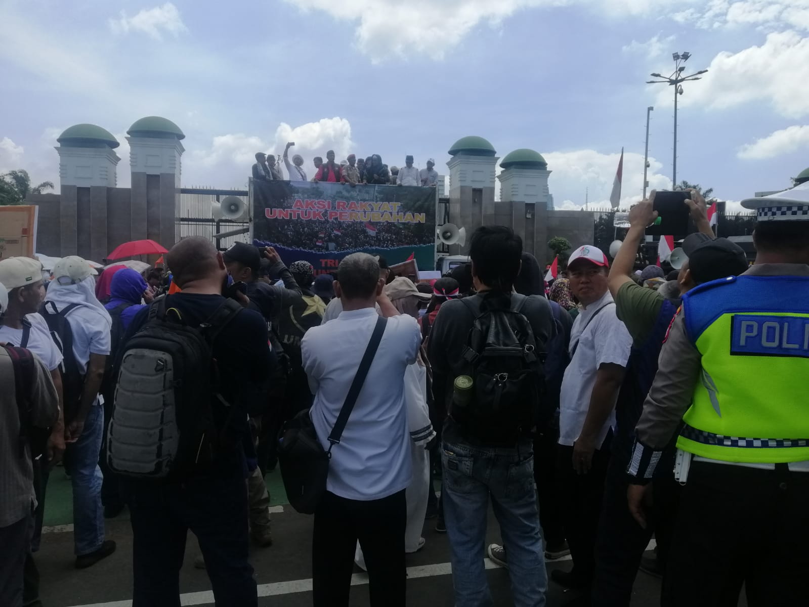 Demo Tuntutan Pemakzulan Jokowi-Image-1