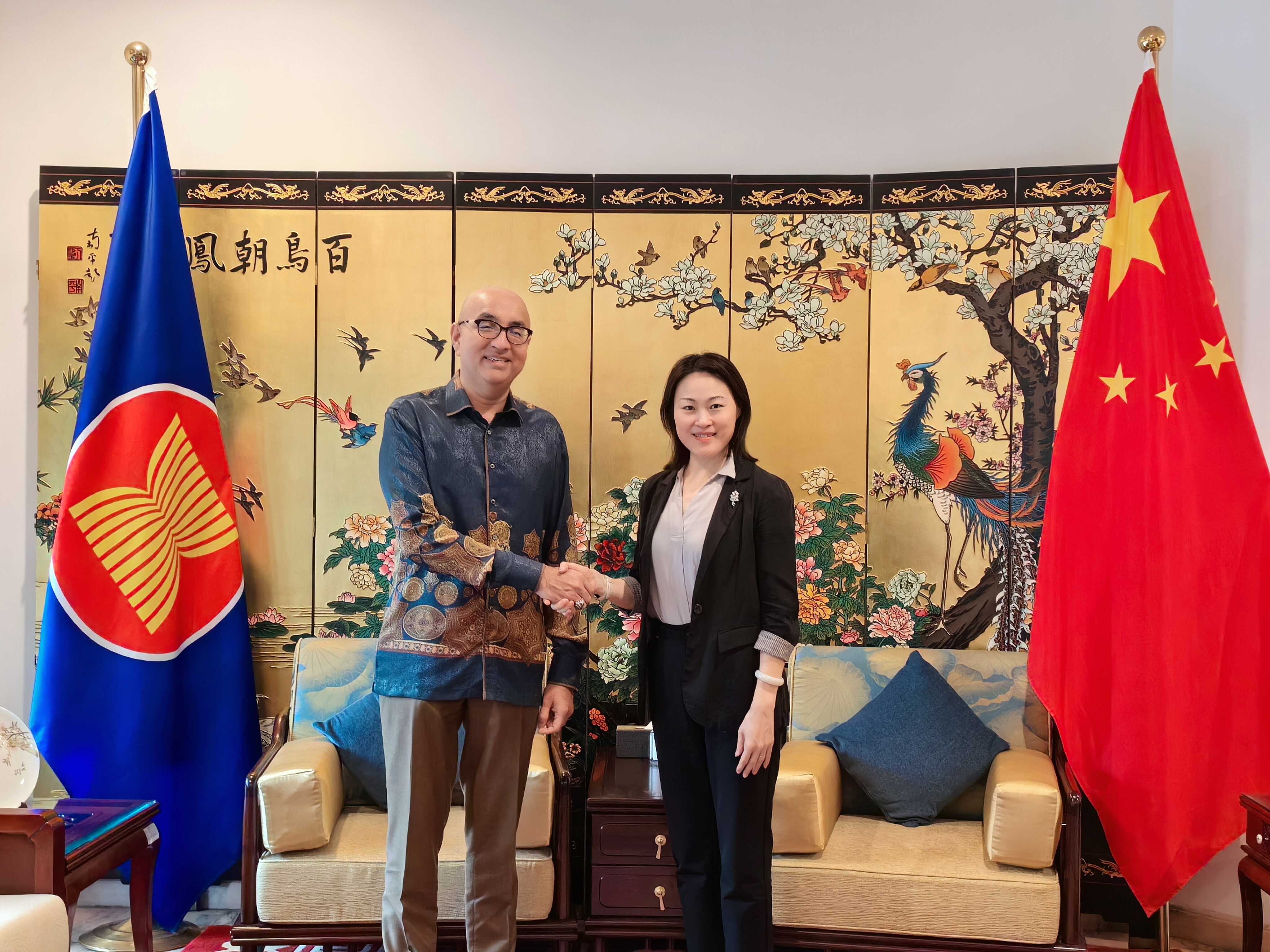 Dubes Hou Yanqi Bertemu Wakil Sekretaris Jenderal ASEAN Singh-Image-1