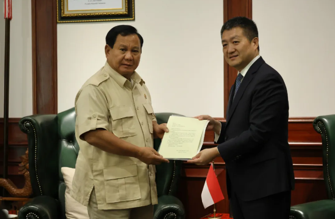 Dubes China Lu Kang Kunjungi Prabowo Subianto-Image-1 Dubes China Lu Kang Kunjungi Prabowo Subianto-Image-1