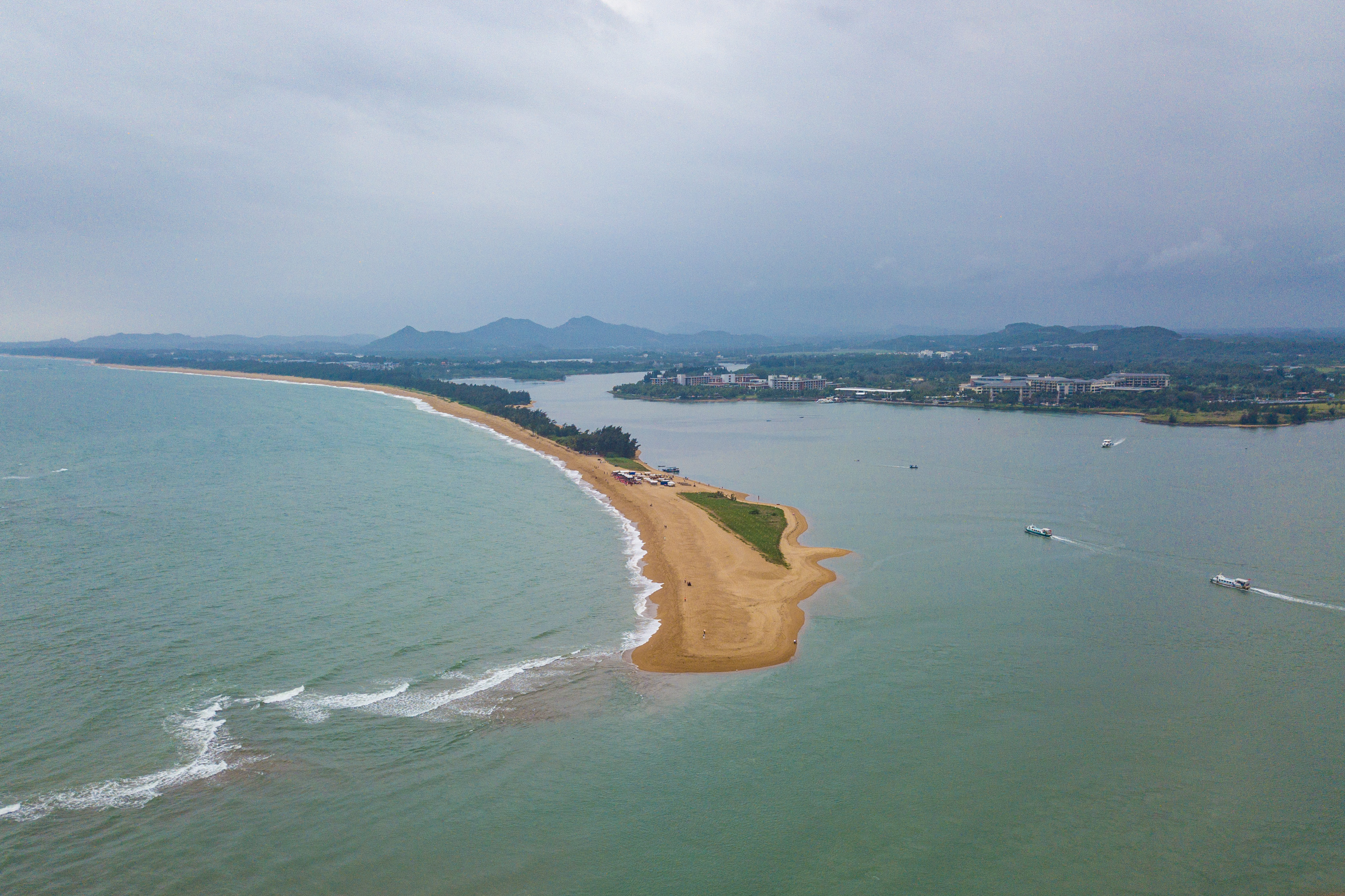 Menikmati keindahan Boao China di sepanjang jalan raya pesisir lewat kamera drone-Image-6