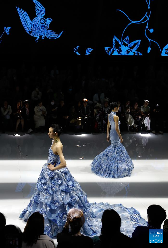 Pekan Mode China Fashion Week 2024 Dimulai-Image-6
