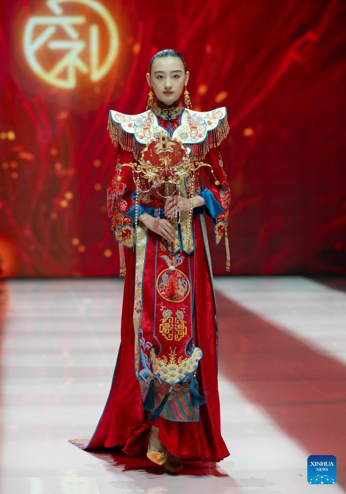 Pekan Mode China Fashion Week 2024 Dimulai-Image-4