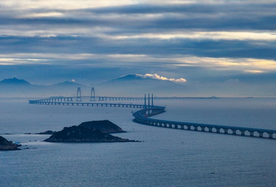 Jembatan Panjang Buatan China Bantu Ekspedisi Hong Kong-Macau-Image-1