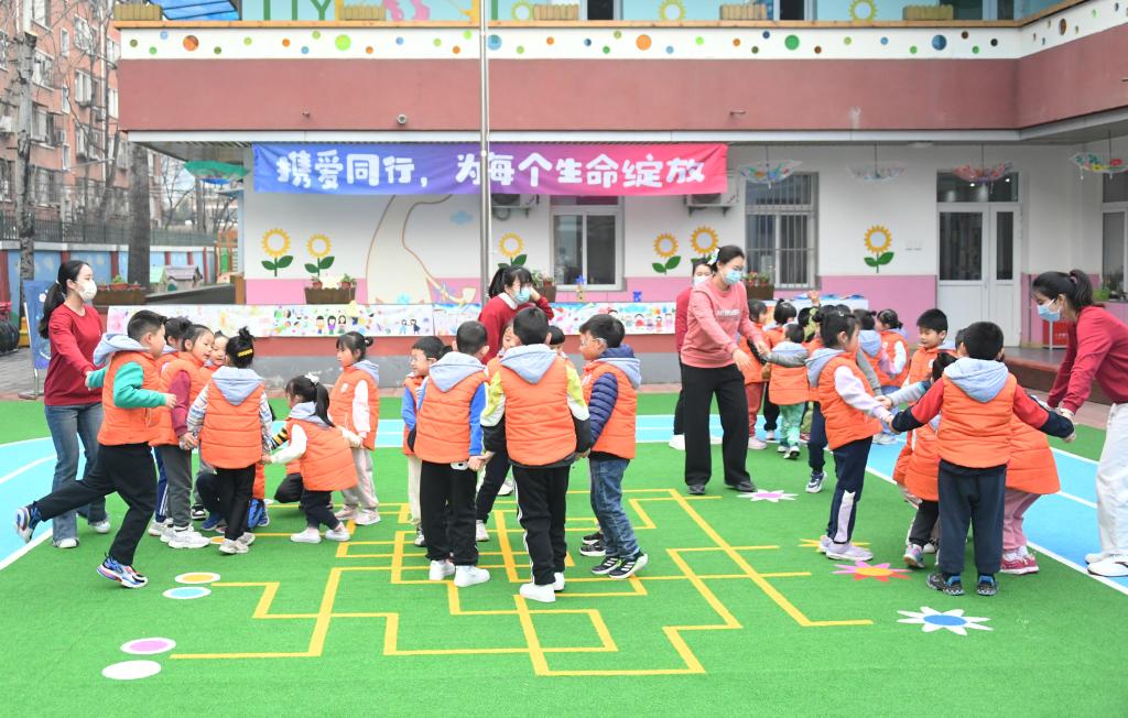 Hari Kesadaran Autisme Sedunia Diperingati TK di Beijing-Image-1