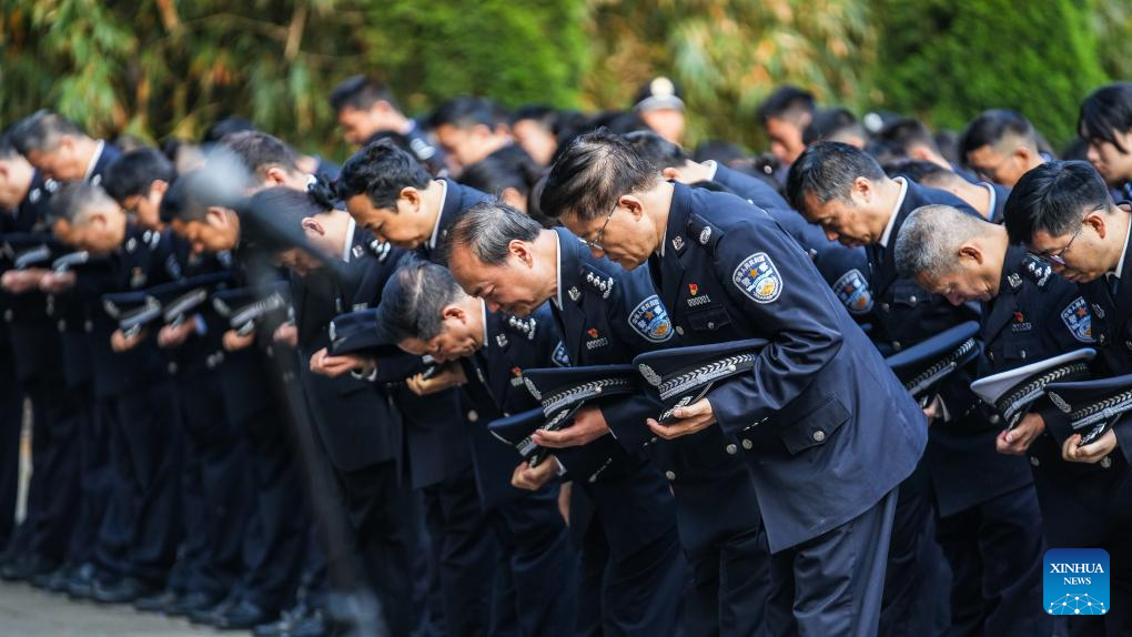 Upacara Peringatan Hormati Pahlawan Gugur di China-Image-6