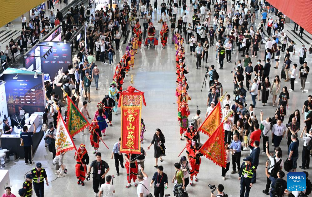 POTRET: Seniman tampilkan Tarian Yingge pada Canton Fair ke-135 di Guangzhou-Image-7