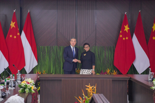 Wang Yi Gelar Dialog Dengan Menteri Luar Negeri Indonesia Retno-Image-1