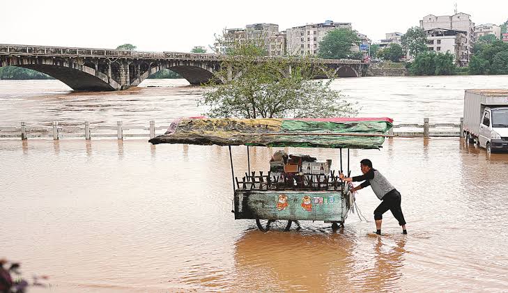 China Berlakukan Tanggap Darurat Banjir di Wilayah Selatan-Image-1