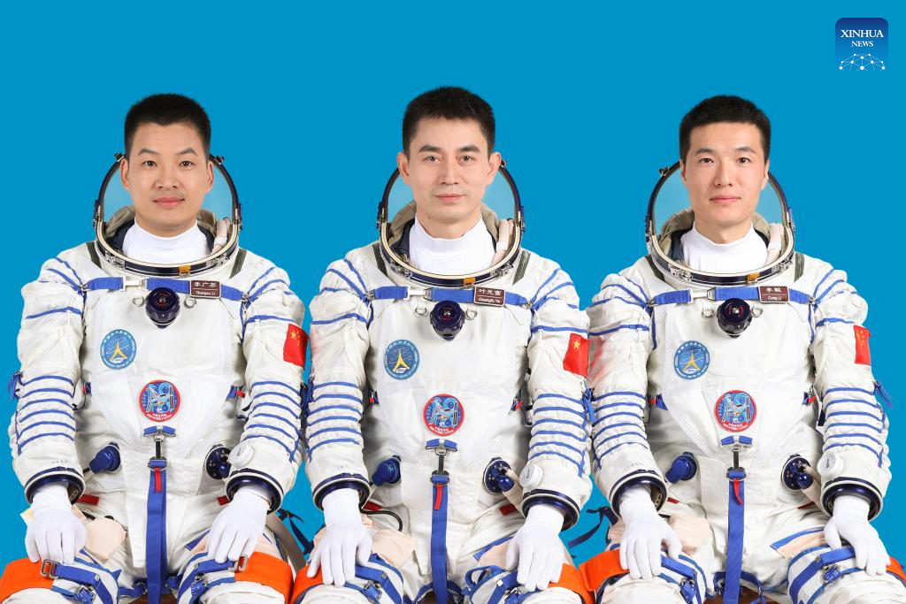 China Perkenalkan Astronot Shenzhou-18-Image-1