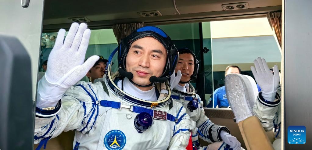 POTRET: Upacara Perpisahan Taikonaut Shenzhou-18-Image-16