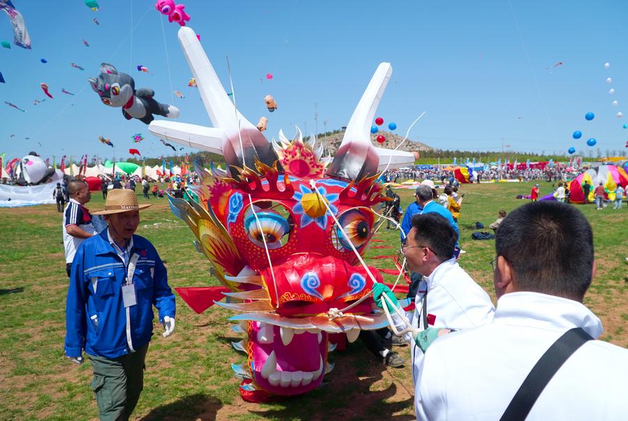 POTRET: Festival Layangan Tahunan di Shandong, China-Image-6