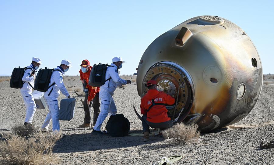 Kapsul pembawa pulang Shenzhou-17 mendarat, seluruh astronaut selamat-Image-4