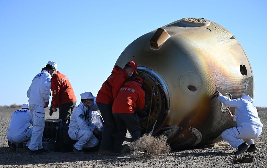 Kapsul pembawa pulang Shenzhou-17 mendarat, seluruh astronaut selamat-Image-5