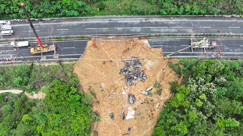 Xi Jinping : Desak Penyelamatan dan Perawatan Korban Pasca Jembatan Runtuh di Guandong-Image-1