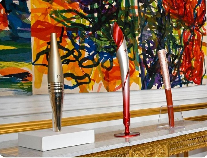 Feature: Xi Jinping dan Macron bertukar obor Olimpiade sebagai hadiah-Image-1