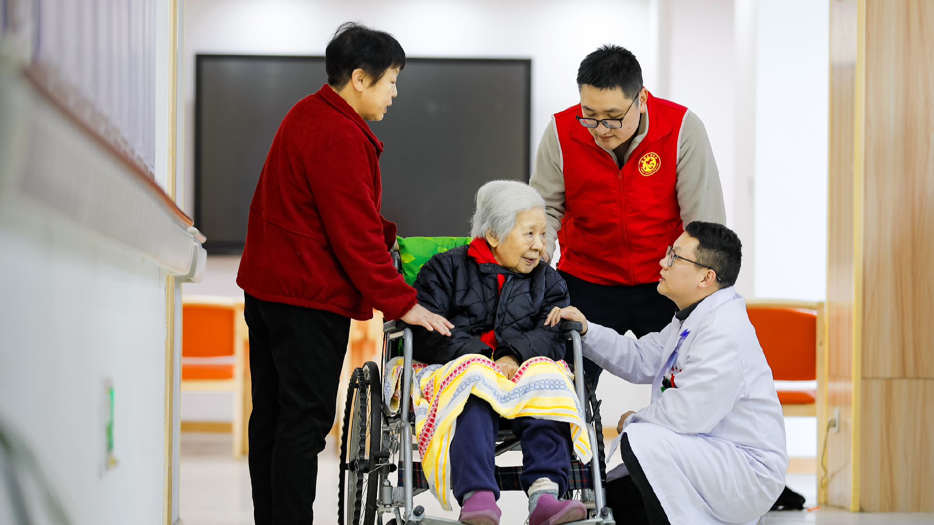 China Perketat Layanan Pembayaran Iuran Perawatan Lansia-Image-1