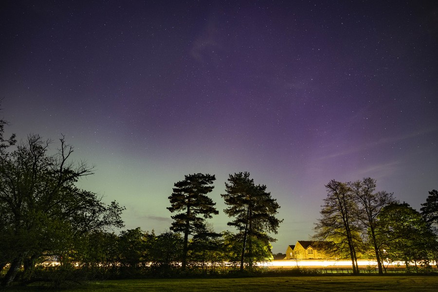 Fenomena langka aurora borealis terlihat di Inggris dan Belanda-Image-1