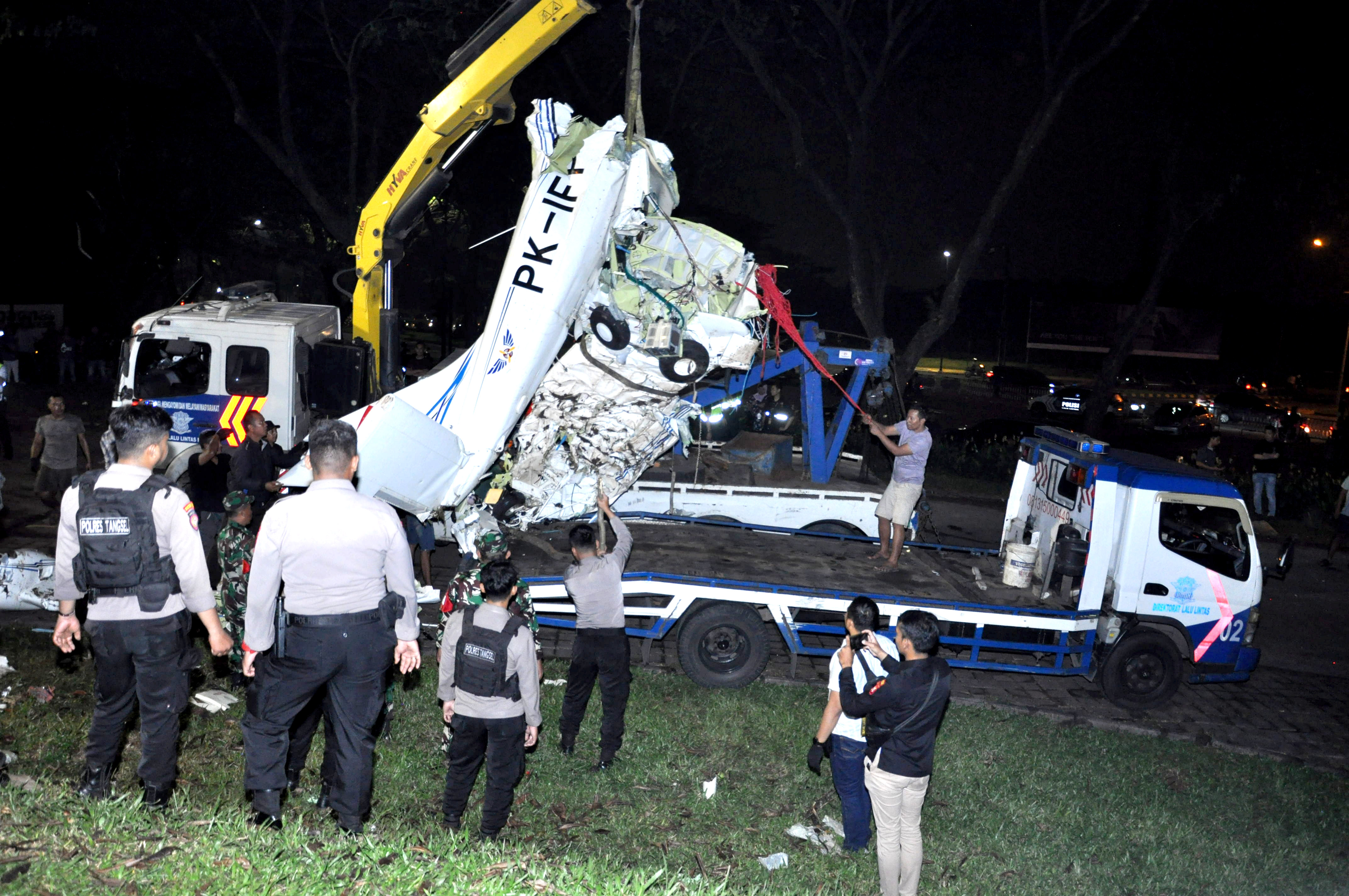 INDONESIA-TANGERANG-PESAWAT KECIL-JATUH-1-Image-1